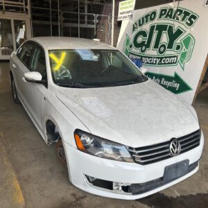 2014 VOLKSWAGEN PASSAT DOOR ASSEMBLY FRONT - 157165